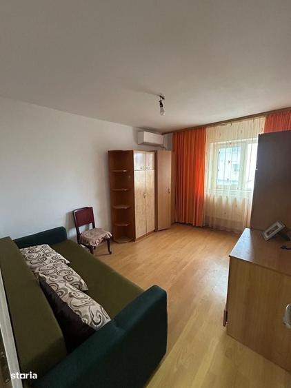 Garsonieră decomandată în Central
