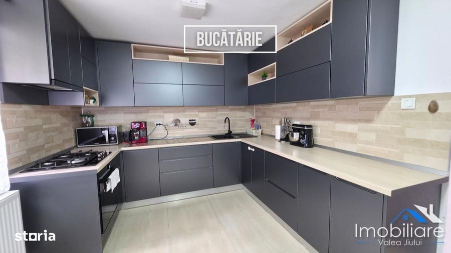 Casă cu 4 camere cu Teren 1711 Mp în Uric