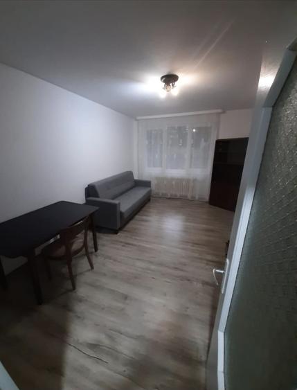 Apartament cu 2 camere decomandat în Cornișa