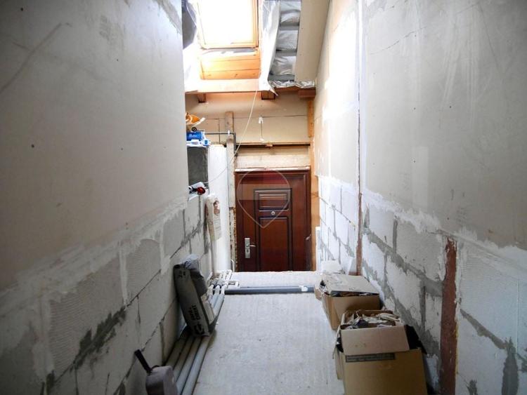 Apartament cu 4 camere în Cetate