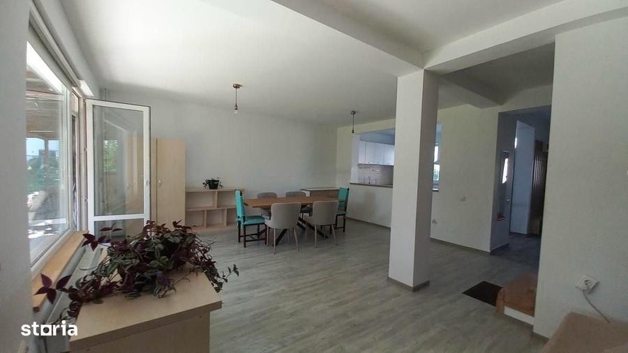 Casă cu 4 camere în Aviației