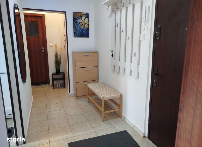 Apartament cu 2 camere decomandat, mobilat în Tei