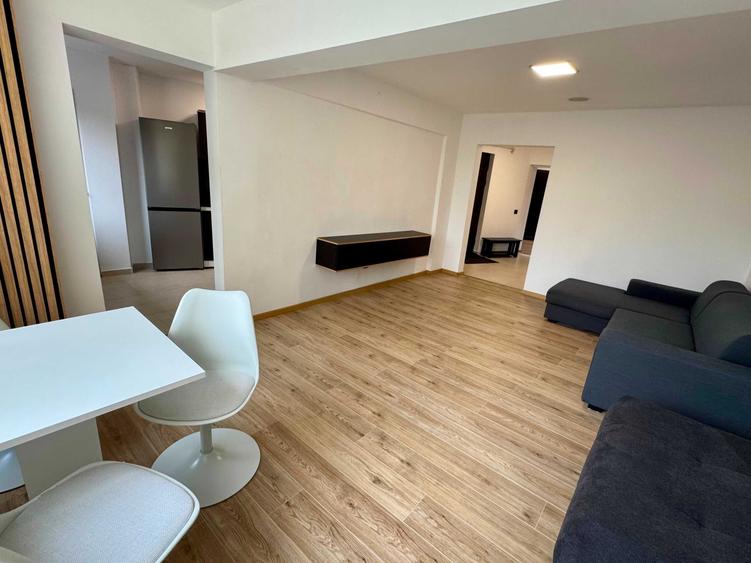 Apartament cu 2 camere decomandat în Central