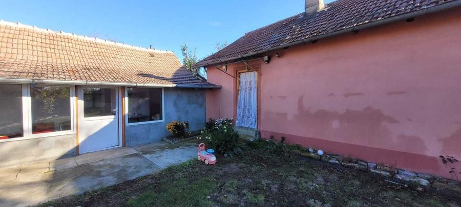Casă cu 4 camere în Vadu Săpat