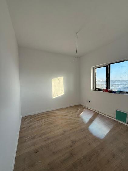 Duplex cu 4 camere cu Teren 250 Mp în Sânandrei
