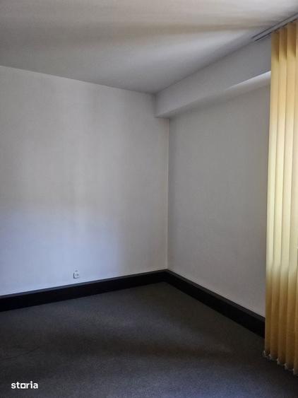 Apartament cu 3 camere în Magheru