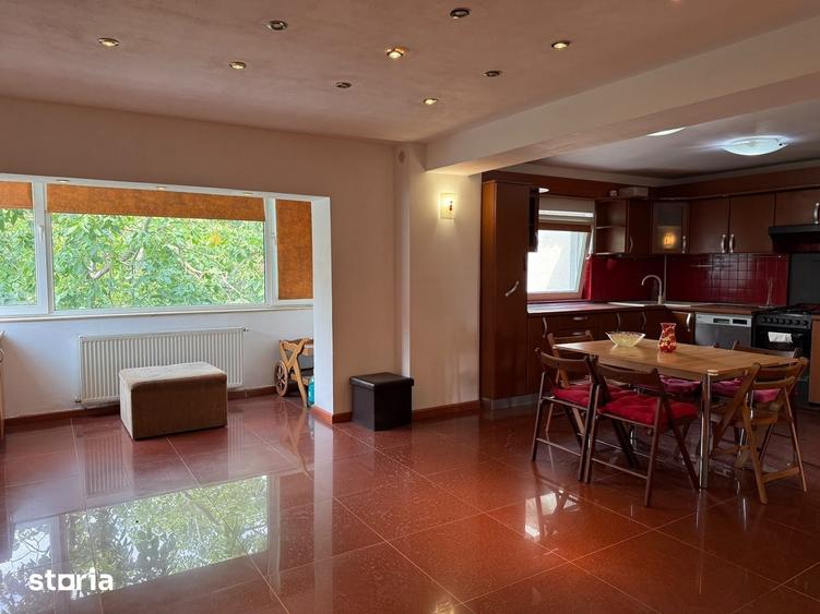 Apartament cu 4 camere în Central