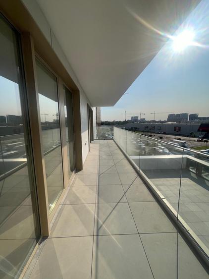Apartament cu 3 camere decomandat în Barbu Văcărescu