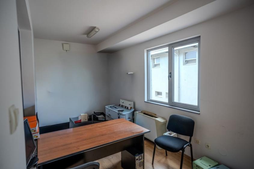 Spațiu comercial, de 450 mp, în Centura
