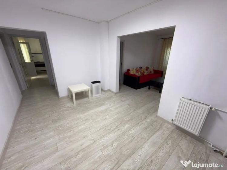 Apartament cu 3 camere semidecomandat în Mărășești