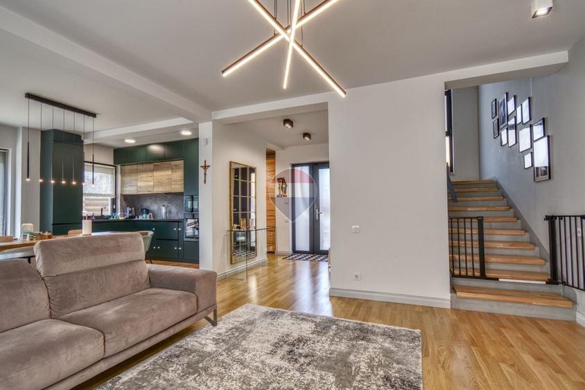 Duplex cu 4 camere cu Teren 223 Mp în Someșeni