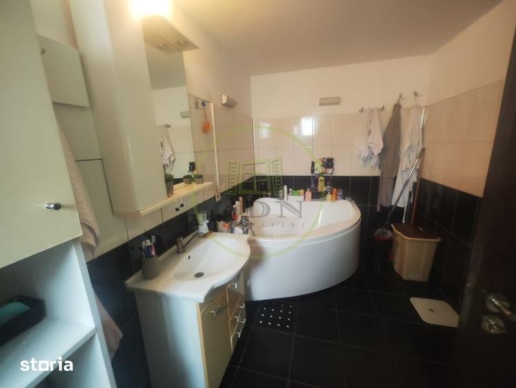 Casă cu 4 camere cu Teren 397 Mp în George Enescu