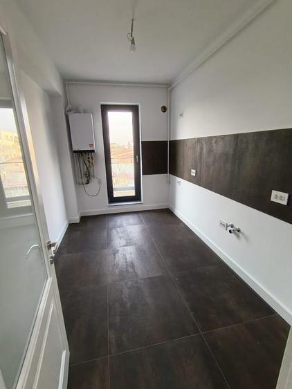Apartament cu 3 camere decomandat în Aviației