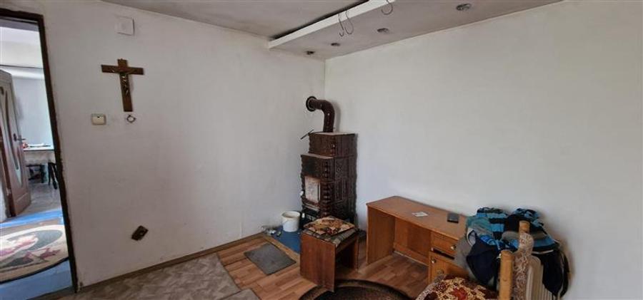 Casă individuală cu 6 camere cu Canalizare în Brebu