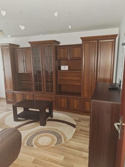 Apartament cu 3 camere decomandat, mobilat în E3