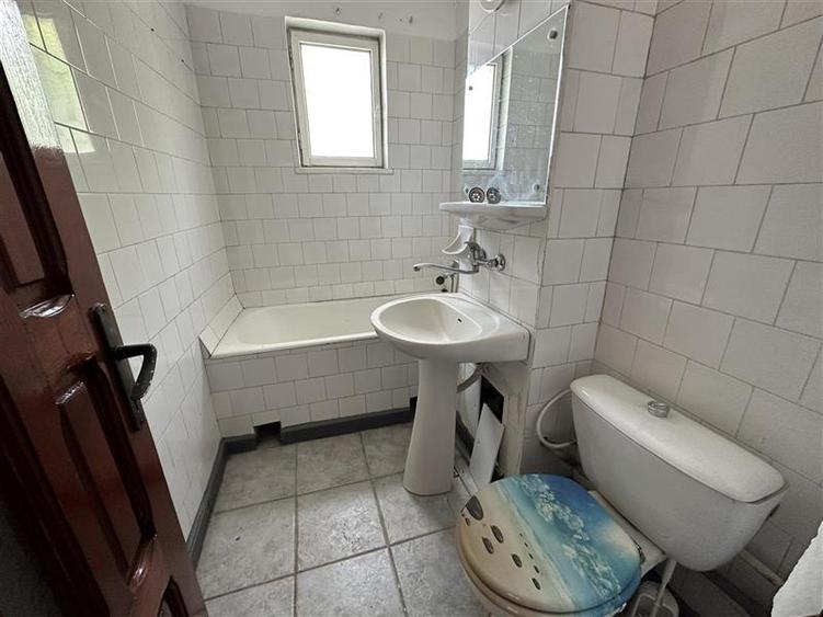 Apartament cu 2 camere semidecomandat în Zimbru