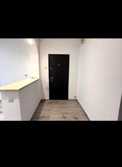 Apartament cu 3 camere decomandat în Tei