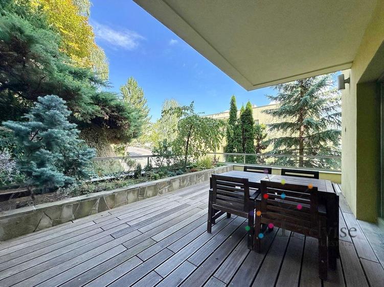 Apartament cu 3 camere decomandat, mobilat în Drumul Poienii