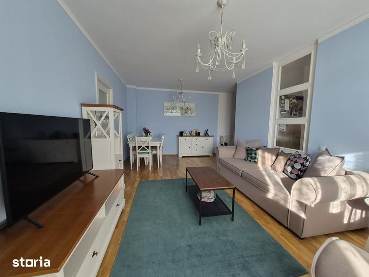 Apartament cu 4 camere decomandat în Central