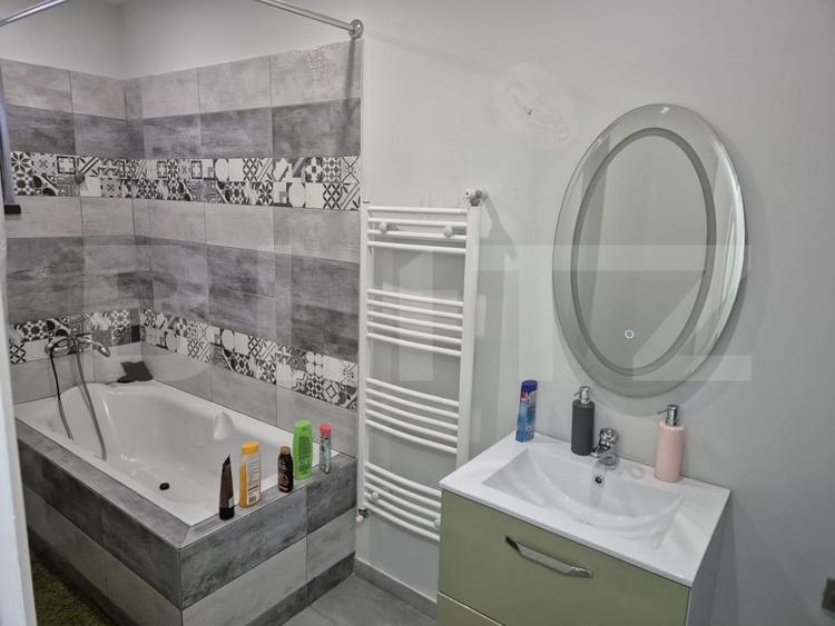 Casă individuală cu 5 camere cu Canalizare în Nord