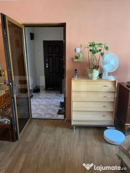 Apartament cu 4 camere decomandat, mobilat în Central