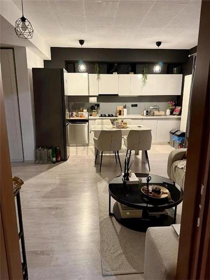Apartament cu 2 camere decomandat în Torontalului