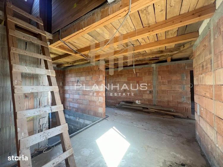 Casă cu 4 camere în Cătălina
