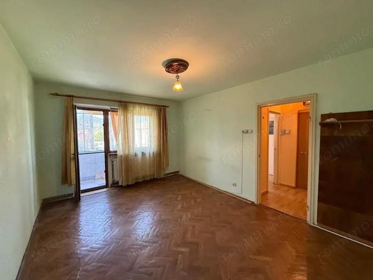 Apartament cu 2 camere semidecomandat în Gojdu