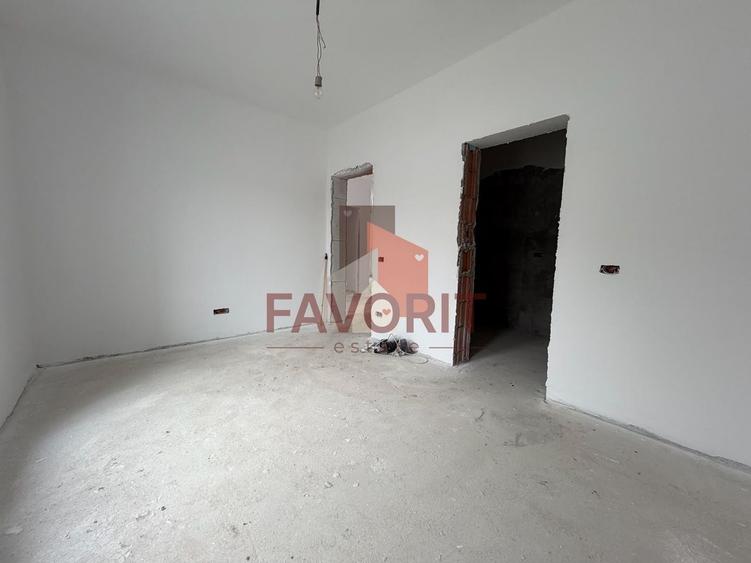 Duplex cu 3 camere cu Canalizare în Utvin