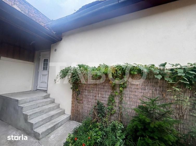 Apartament cu 4 camere semidecomandat în Orașul de Jos