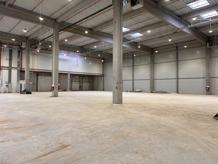 Spațiu industrial, de 3,500 mp, în Florești