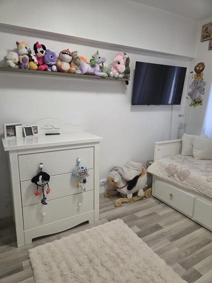 Apartament cu 3 camere decomandat în Progresul