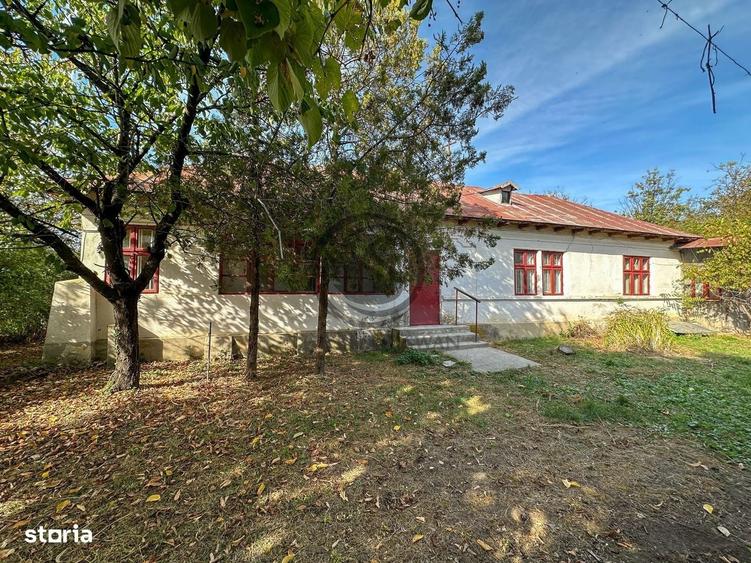 Casă cu 4 camere cu Teren 3808 Mp în Șirna