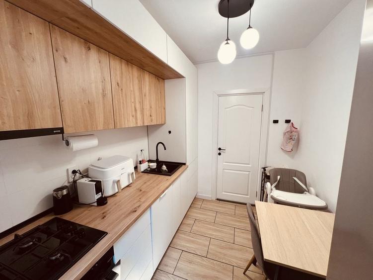 Apartament cu 3 camere semidecomandat în Nord