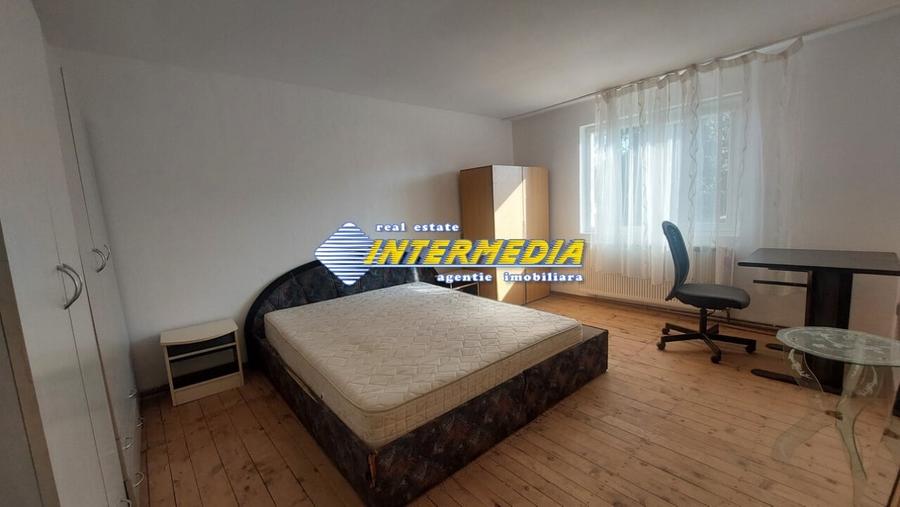 Casă individuală cu 3 camere cu Canalizare în Cetate