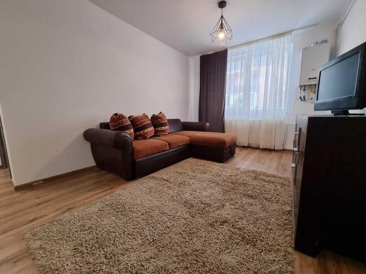 Apartament cu 2 camere semidecomandat în Florești