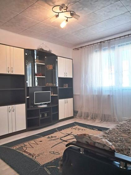 Apartament cu 2 camere semidecomandat în Vasile Aaron