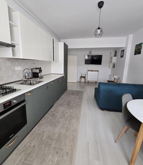 Apartament cu 2 camere decomandat în Runcu