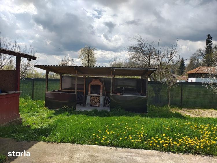 Casă cu 3 camere cu Teren 2370 Mp în Mihăești