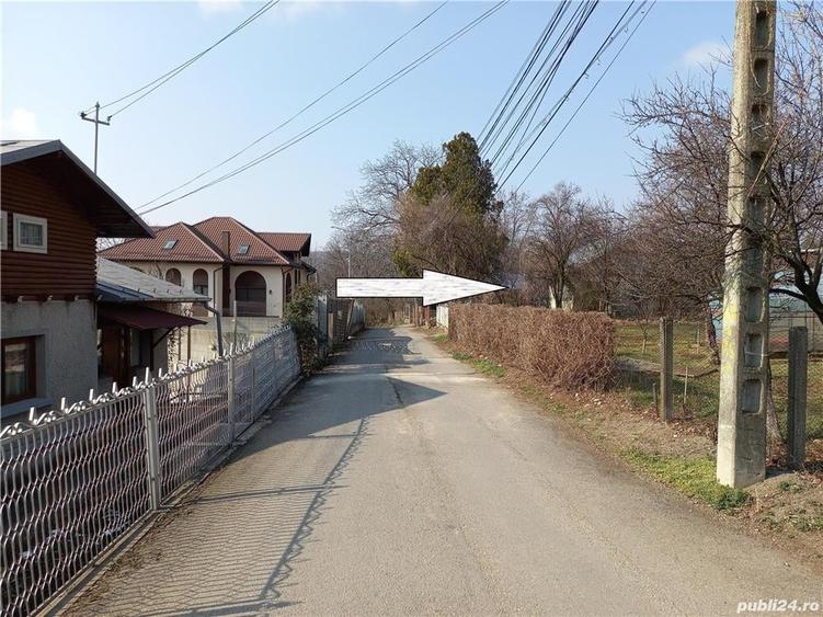Teren de 3000 mp, în Cornu