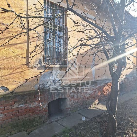 Casă individuală cu 5 camere cu Canalizare în Dorobanților