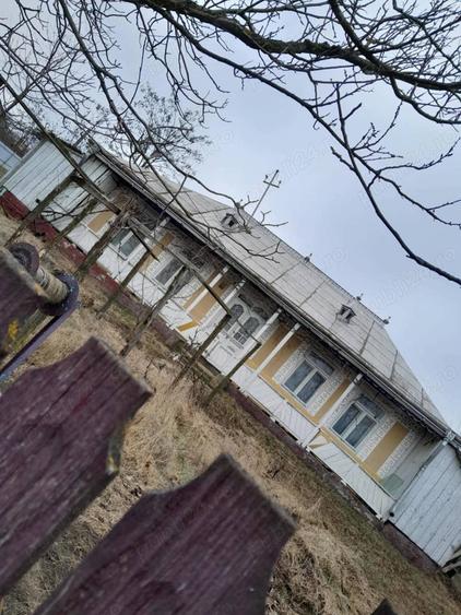 Casă cu 2 camere cu Teren 3240 Mp în Mânăstireni