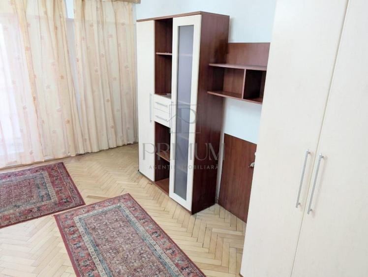 Garsonieră decomandată în Lunei