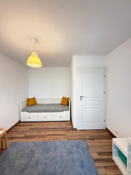 Apartament cu 4 camere decomandat în Rahova