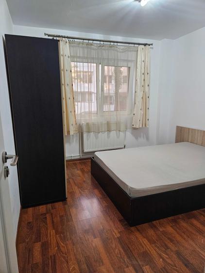 Apartment 2 camere decomandat parter Nicolina 1 - 2