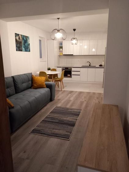 Apartament cu 2 camere semidecomandat în Circumvalațiunii
