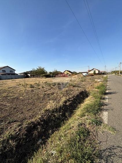 Teren Construcții intravilan de 901 mp, în Călugăreni
