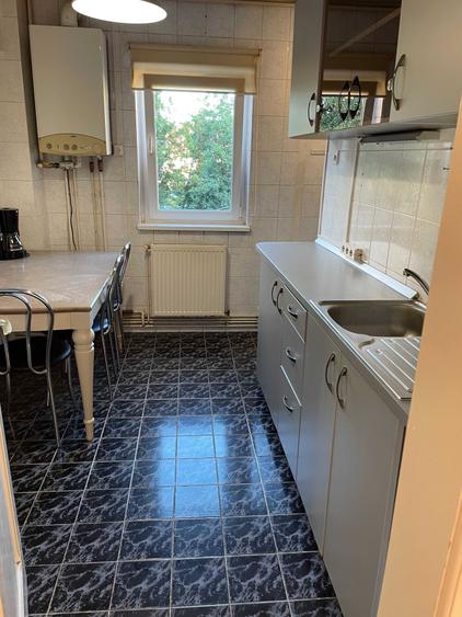 Apartament cu 3 camere decomandat în Turnișor