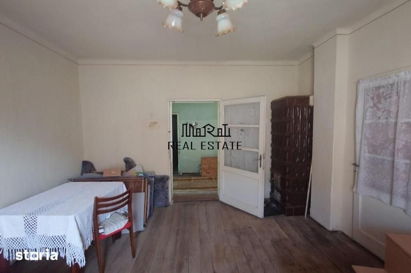 Casă cu 4 camere cu Teren 9563 Mp în Dumbrava