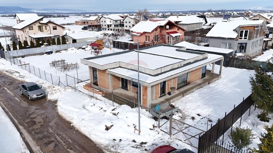 Casă cu 5 camere cu Teren 478 Mp în Hărman